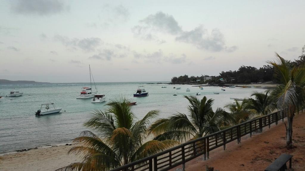 La Francaise Hotell Pereybere Beach Exteriör bild